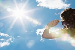 Ánh nắng mặt trời có thể vô hiệu hoá virus corona chỉ trong 6-14 phút