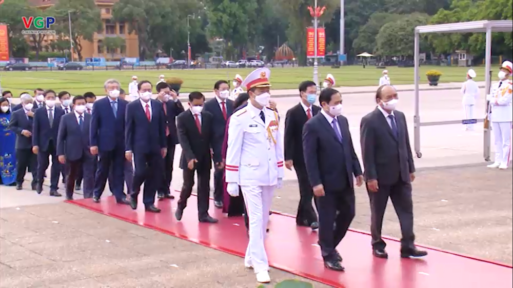 video lanh dao dang nha nuoc vao lang vieng chu tich ho chi minh