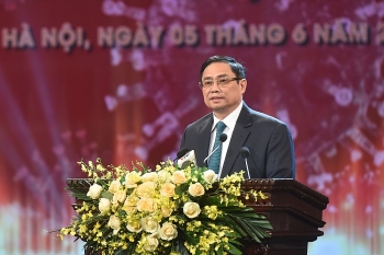 thu tuong pham minh chinh tran trong moi dong gop huy dong moi nguon luc de som co vaccine cho nhan dan