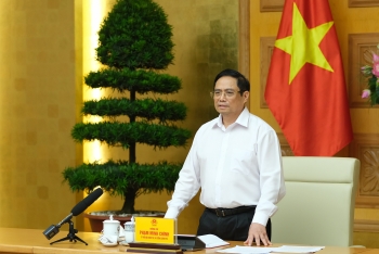 Thủ tướng Phạm Minh Chính: Phải sản xuất bằng được vaccine phòng chống COVID-19 để chủ động lo cho người dân Thủ tướng Phạm Minh Chính: Phải sản xuất bằng được vaccine phòng chống COVID-19 để chủ động lo cho người dân