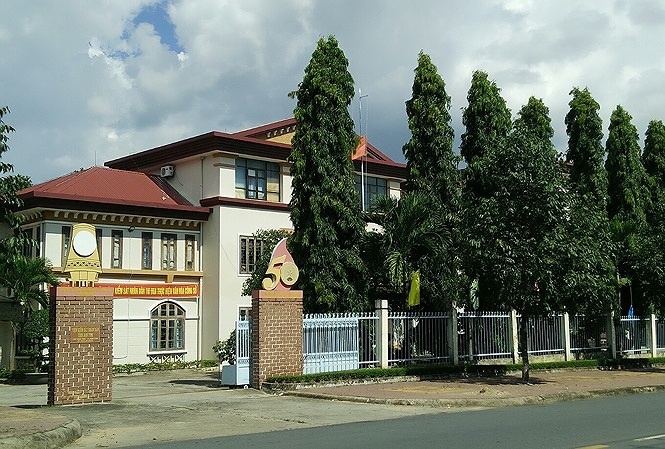nguyen vien truong vksnd tinh kon tum hoang van phuoc bi de nghi ky luat