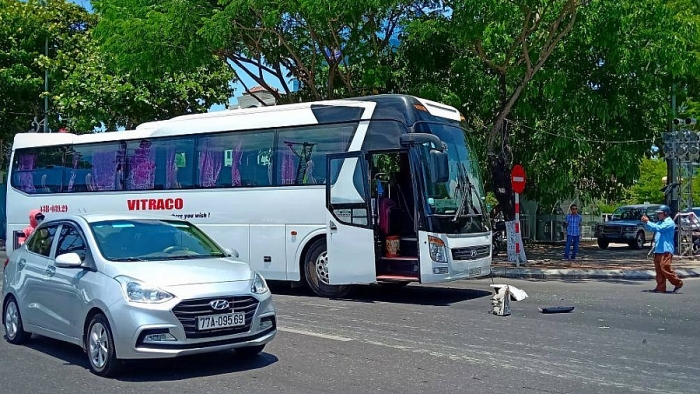 tu 19 da nang cam xe khach tren 30 cho vao trung tam gio cao diem