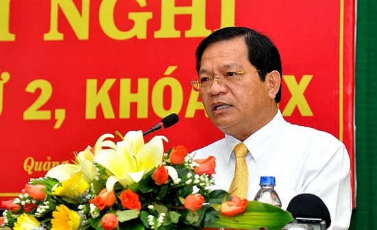 bo chinh tri cho ong le viet chu thoi chuc bi thu tinh uy quang ngai