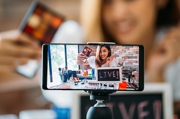 Tại khoản MXH chưa định danh 2 lớp không được viết bài, bình luận hay livestream?