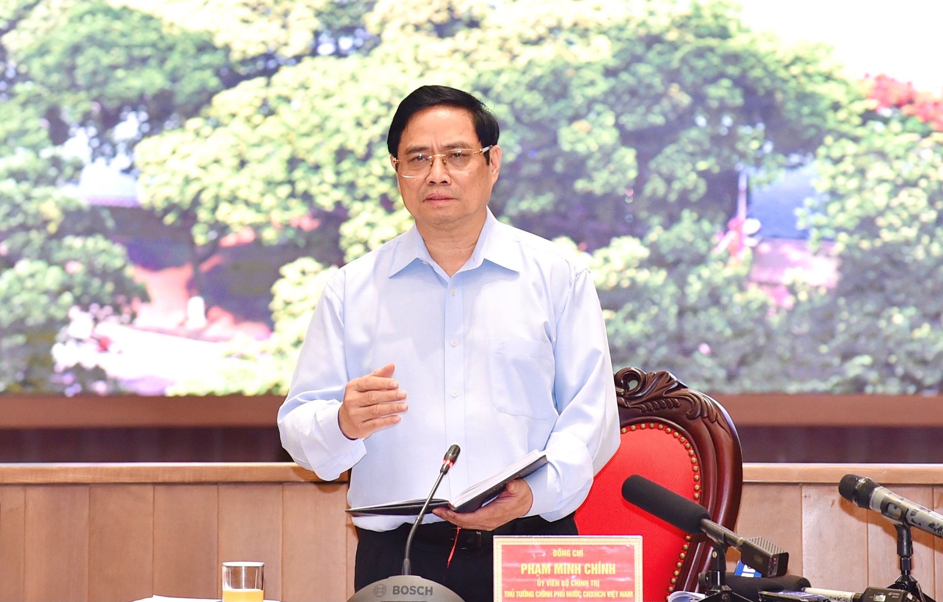 Thủ tướng Phạm Minh Chính: Hà Nội phải ưu tiên số 1 cho phòng chống dịch an toàn, hiệu quả