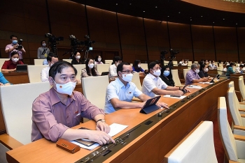 Quốc hội giảm thêm 3 ngày họp để tập trung chống dịch COVID-19 Quốc hội giảm thêm 3 ngày họp để tập trung chống dịch COVID-19