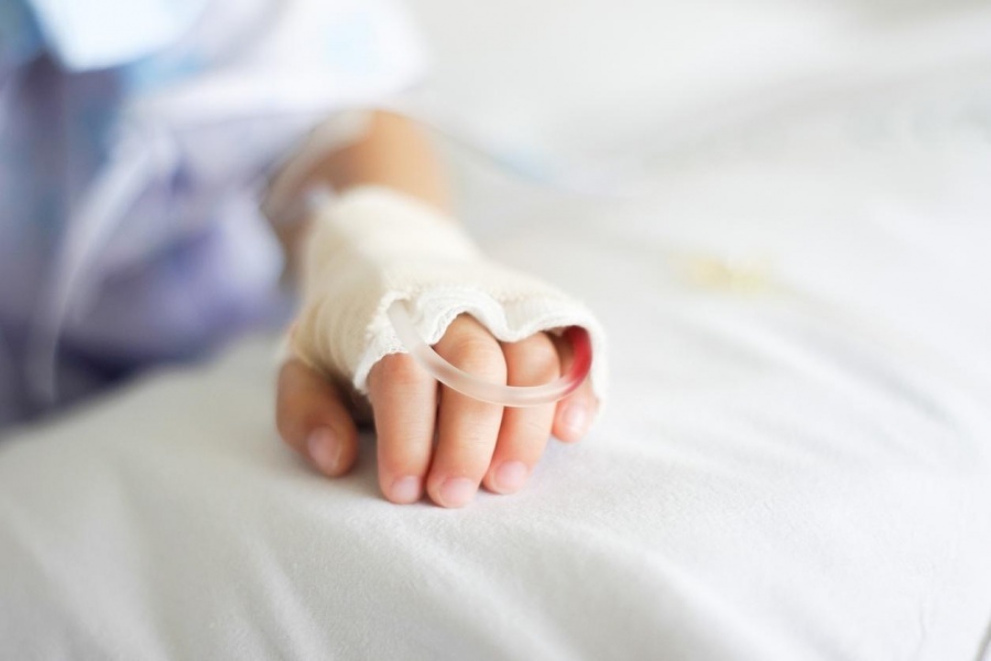 Làm rõ vụ bé gái 2 tuổi tử vong bất thường khi ở cùng người tình của mẹ