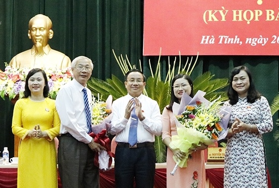 ha tinh lang son bau nhan su moi