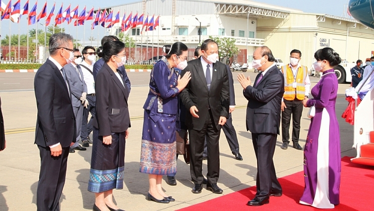 Lễ đón Chủ tịch nước Cộng hòa xã hội chủ nghĩa Việt Nam Nguyễn Xuân Phúc và Phu nhân cùng Đoàn đại biểu cấp cao Đảng và Nhà nước Việt Nam tại Sân bay quốc tế Wattay, Thủ đô Vientiane