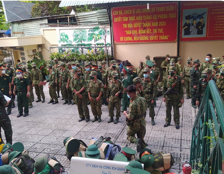 Ngày đầu ra quân hỗ trợ phòng chống dịch tại TP.HCM của lực lượng quân đội, công an