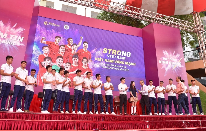 duy manh don sinh nhat day y nghia cung fan tai su kien strong vietnam