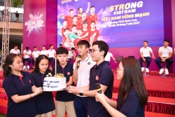Duy Mạnh đón sinh nhật đầy ý nghĩa cùng fan tại sự kiện Strong Vietnam