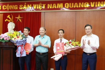 ban tuyen giao dieu dong bo nhiem 2 tan vu truong