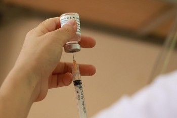 Bộ Y tế: Có thể tiêm kết hợp vaccine Moderna và Pfizer