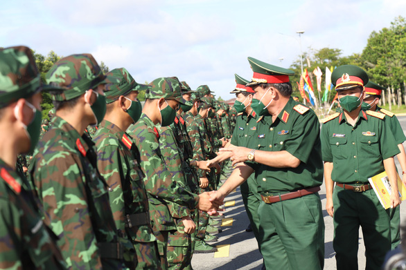 Hơn 1300 cán bộ, chiến sĩ quân dân y gấp rút lên đường tăng viện cho ‘tuyến lửa’