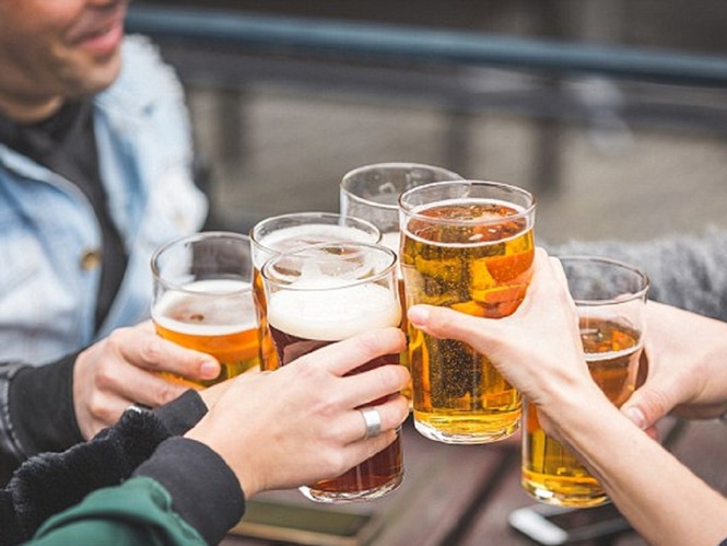 Uống rượu bia đi xe đạp sẽ bị phạt tối đa 600.000 đồng
