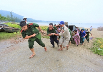 Bão Goni sắp vào Biển Đông, yêu cầu các tỉnh miền Trung chủ động ứng phó