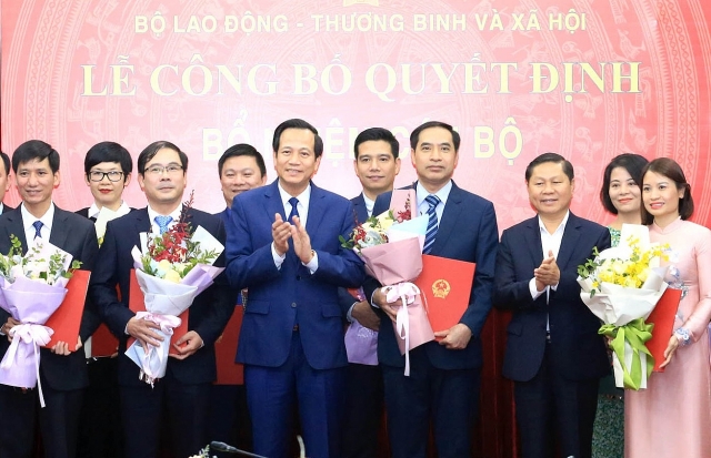 bo lao dong thuong binh va xa hoi bo thong tin va truyen thong co nhan su moi