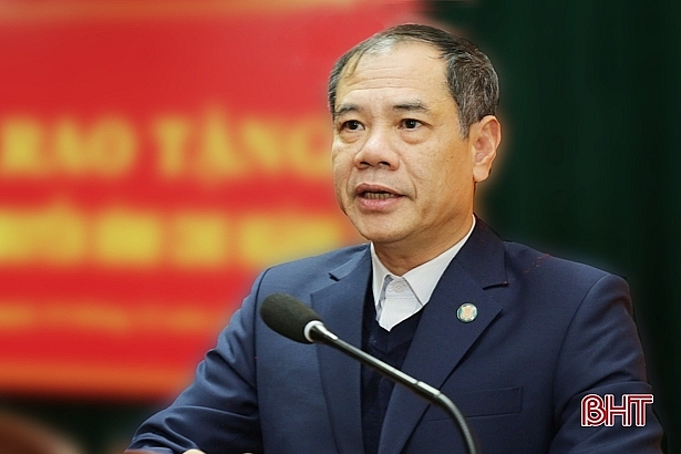 Ông Nguyễn Tuấn phát biểu tại một cuộc họp (Ảnh: Báo Hà Tĩnh)