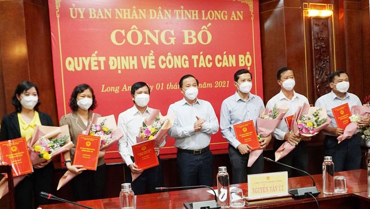 Bổ nhiệm nhân sự, lãnh đạo mới tại Long An và Khánh Hòa