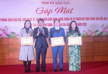 Báo chí và văn học nghệ thuật góp phần thực hiện thắng lợi các nhiệm vụ chính trị của tỉnh Lào Cai Báo chí và văn học nghệ thuật góp phần thực hiện thắng lợi các nhiệm vụ chính trị của tỉnh Lào Cai