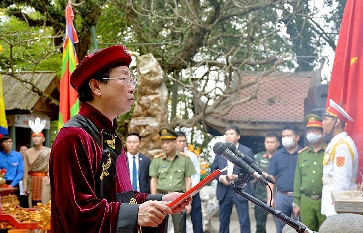 Chủ tịch nước Nguyễn Xuân Phúc và các lãnh đạo Đảng, Nhà nước dâng hương tưởng niệm các Vua Hùng
