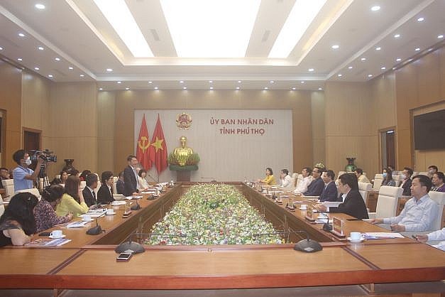 Kiều bào tiêu biểu từ 16 quốc gia thành kính tri ân công đức các Vua Hùng Kiều bào tiêu biểu từ 16 quốc gia thành kính tri ân công đức các Vua Hùng