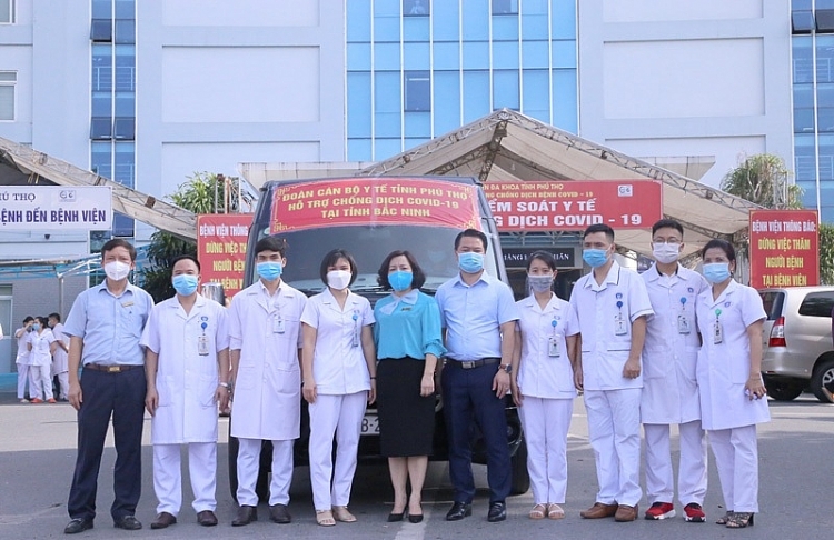 Tỉnh Phú Thọ cử 84 cán bộ y tế hỗ trợ điều trị bệnh nhân Covid-19 tại tỉnh Bắc Giang