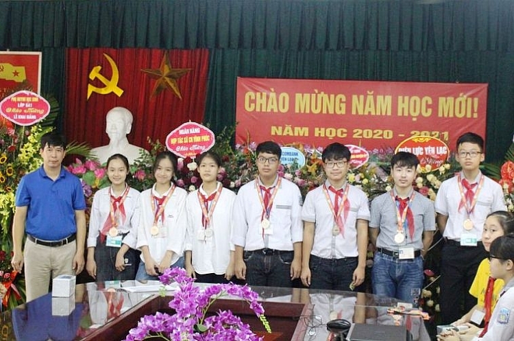 Vĩnh Phúc: Trường THCS Yên Lạc xứng danh lá cờ đầu Ngành giáo dục huyện Yên Lạc vinh phuc truong thcs yen lac xung danh la co dau nganh giao duc huyen yen lac