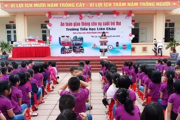 vinh phuc truong tieu hoc lien chau doi moi manh me su nghiep trong nguoi