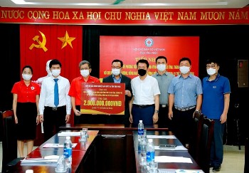 Doanh nghiệp Hàn Quốc tại Vĩnh Phúc hỗ trợ tỉnh đón công dân ở vùng dịch về quê