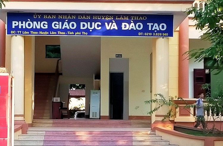 Phú Thọ: Trường học tại huyện Lâm Thao không tổ chức dạy tiếng Anh giáo viên là người nước ngoài