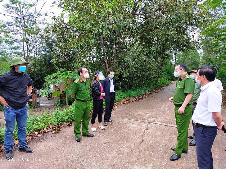 Huyện Lâm Thao thiết lập vùng phong tỏa cách ly y tế tạm thời 17 hộ dân khu 13, xã Cao Xá