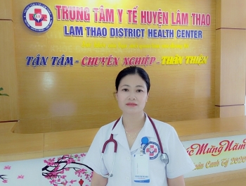 phu tho bac sy chuyen khoa i hoang thi thu hien guong sang nganh y te lam thao