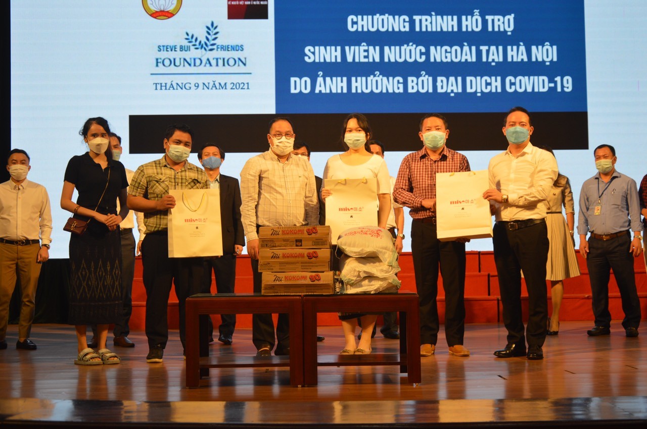 Hỗ trợ sinh viên quốc tế trên địa bàn Hà Nội bị ảnh hưởng bởi dịch bệnh Covid - 19