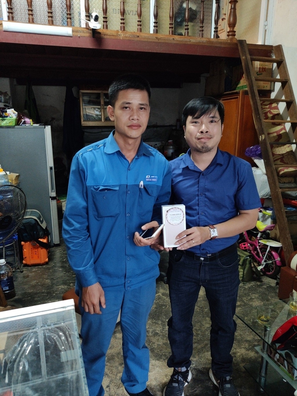 duoi viec nhan vien fpt shop danh khach hang