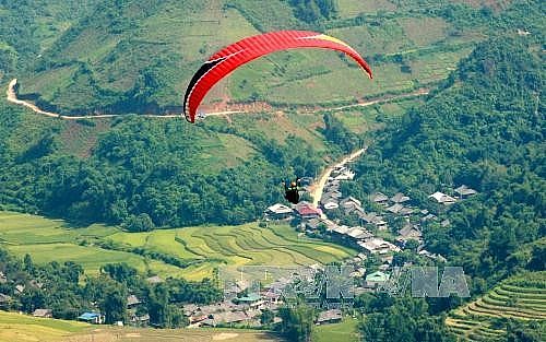 Yên Bái tổ chức bay dù lượn “Mùa nước đổ”