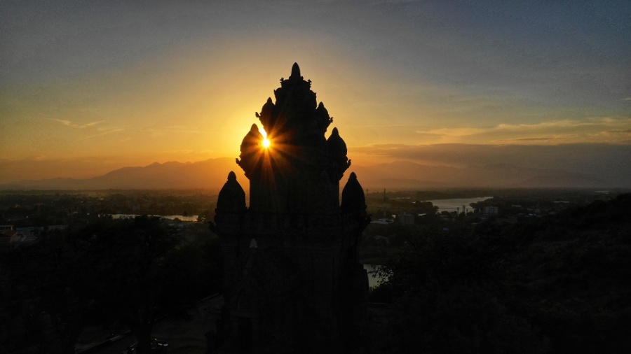 phan rang thap cham noi phai den cua tu giac du lich nam trung bo