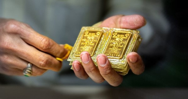 Giá vàng SJC về mốc 83 triệu đồng/lượng