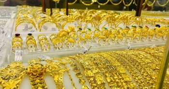 Giá vàng vọt tăng, vượt mốc 76 triệu đồng/lượng