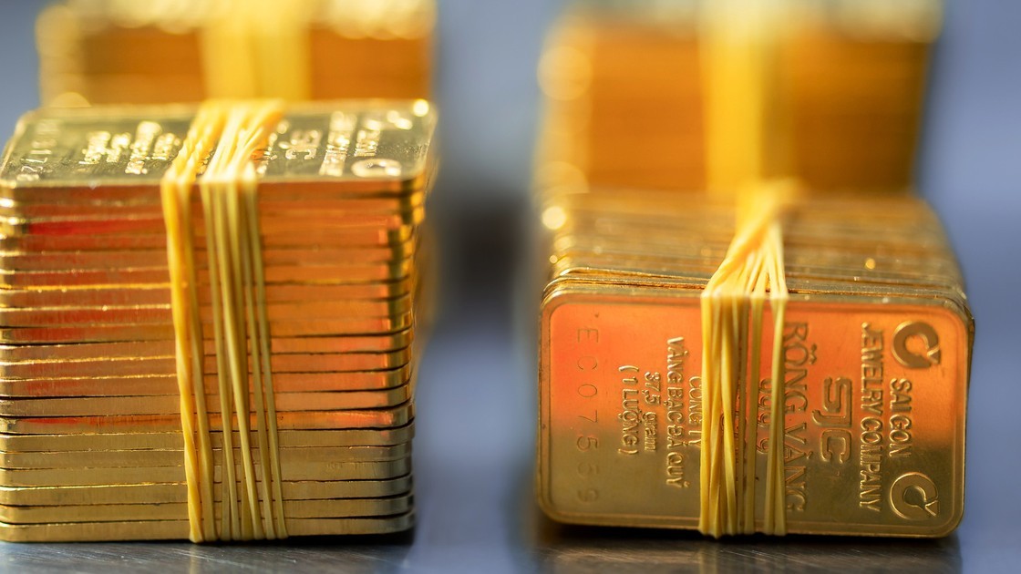 tiep tuc tang nong gia vang sjc ap sat moc 79 trieu dongluong