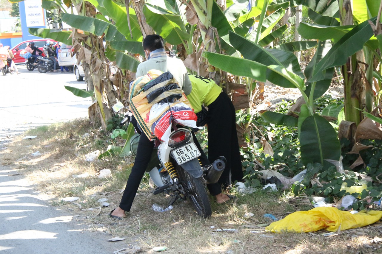 'Biển người' trên Quốc lộ 1 hướng về TP.HCM sau Tết