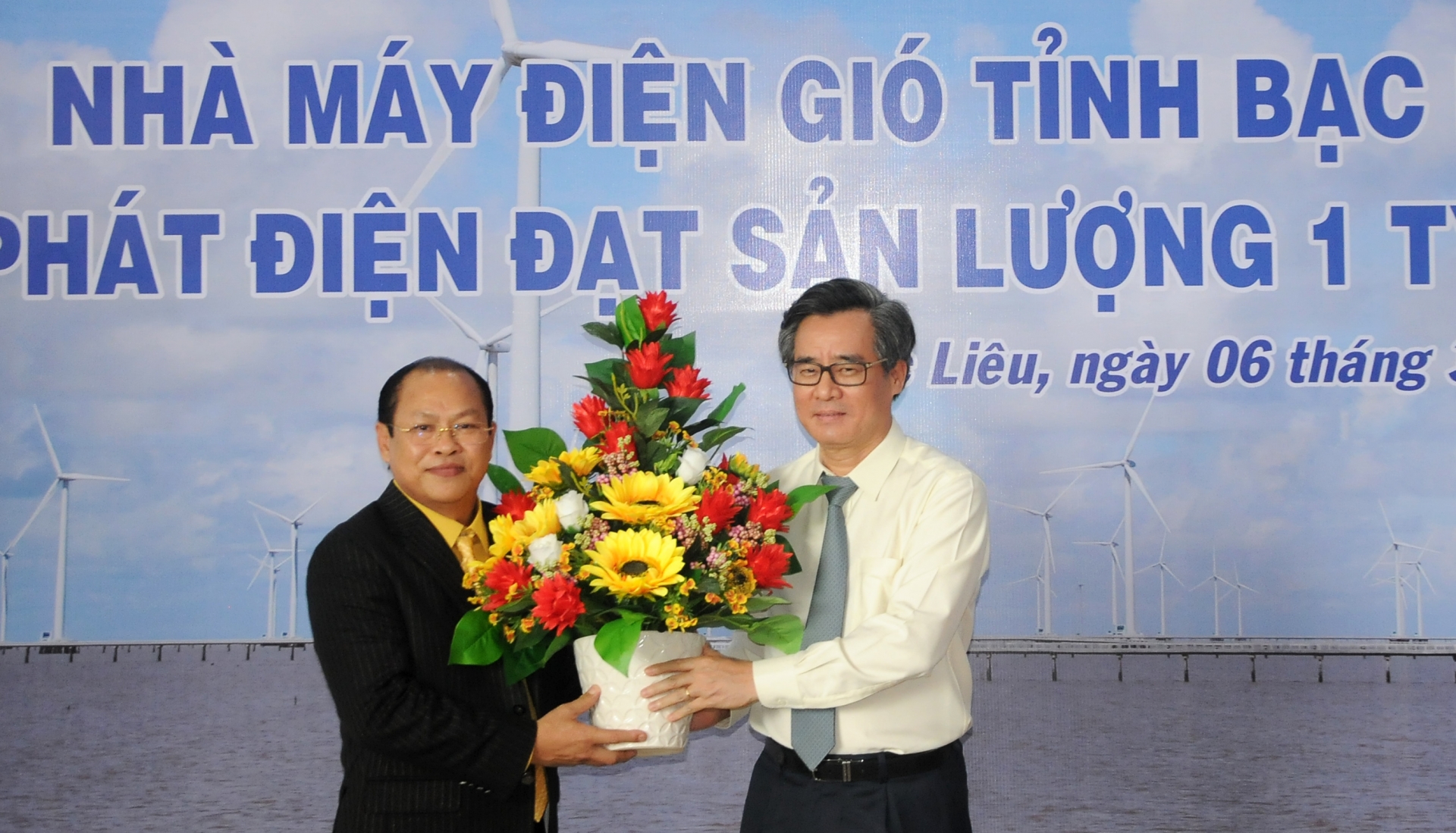 nha may dien gio bac lieu dat moc san luong 1 ty kwh dien