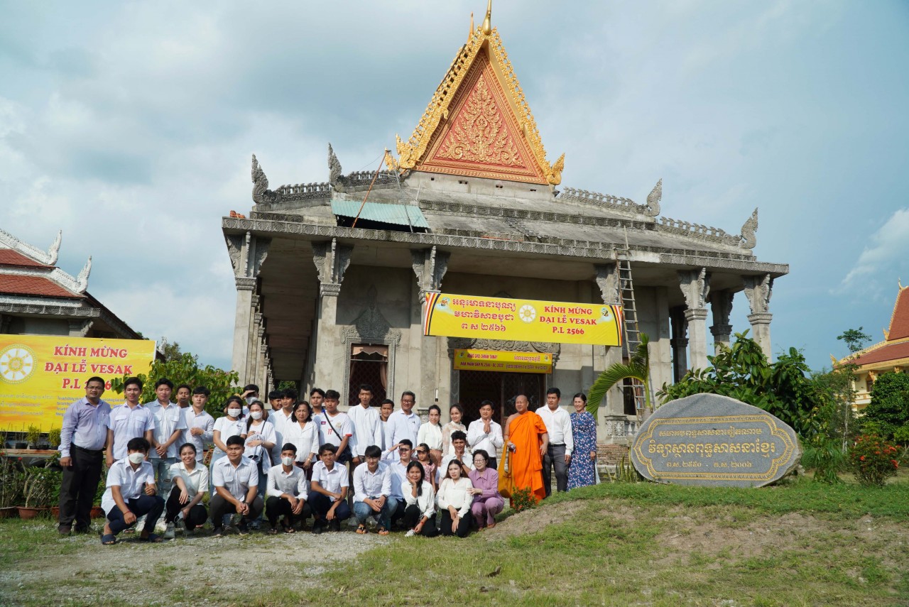 Tuổi trẻ Việt Nam - Campuchia sôi nổi giao lưu văn hóa, thể thao