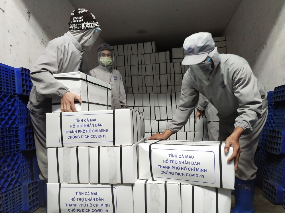 Cà Mau hỗ trợ nhân dân TP Hồ Chí Minh 10 tấn tôm đông lạnh