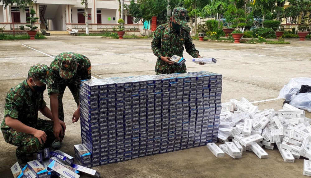 An Giang: Liên tiếp bắt giữ 2 vụ buôn lậu, thu giữ 6.000 gói thuốc lá nhập lậu