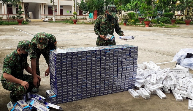 An Giang: Liên tiếp bắt giữ 2 vụ buôn lậu, thu giữ 6.000 gói thuốc lá nhập lậu