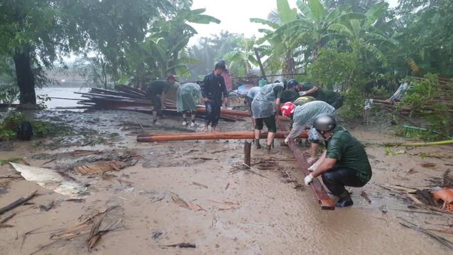 mua giong lam sap toc mai gan 200 can nha o kien giang