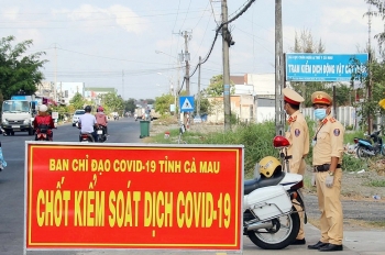 bi thu tinh uy ca mau gui tam thu den luc luong tuyen dau chong dich covid 19