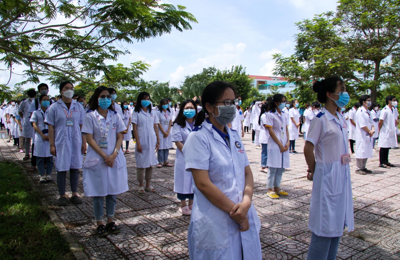 Hơn 600 tình nguyện viên Cần Thơ lên đường hỗ trợ Kiên Giang chống dịch